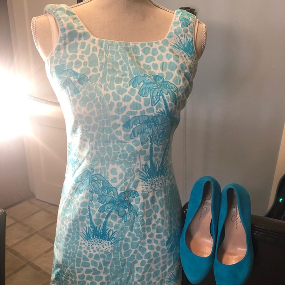 Lilly Pulitzer Dresses & Skirts - Lily Pulitzer blue jumbo giraffe print dress